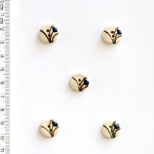  Round Floral Grass Buttons | 5 ct