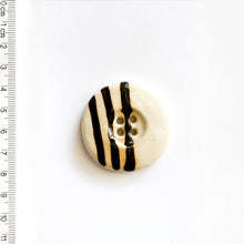  Stripe Pattern Button | 1 ct