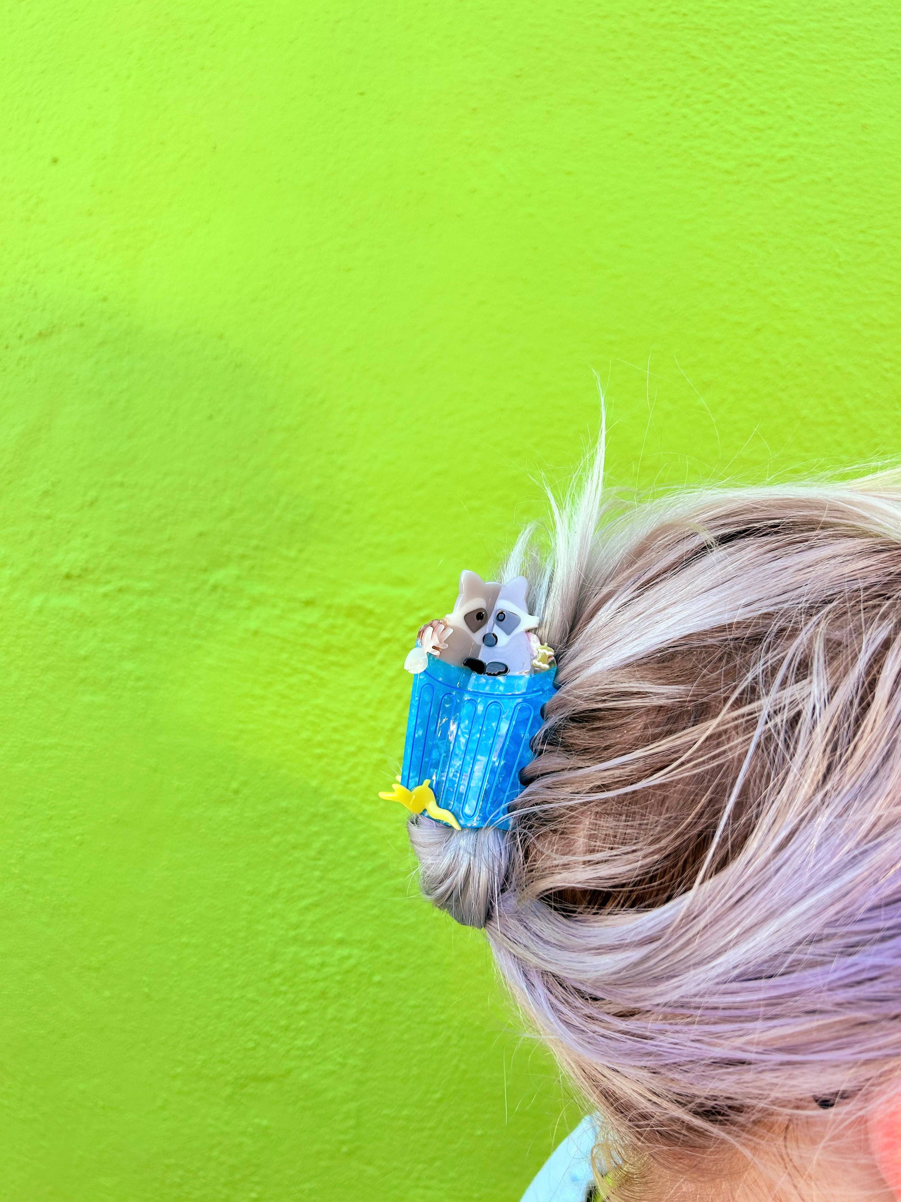 The Peach Fuzz | Trash Panda Raccoon Hair Claw – Lift Bridge Yarns