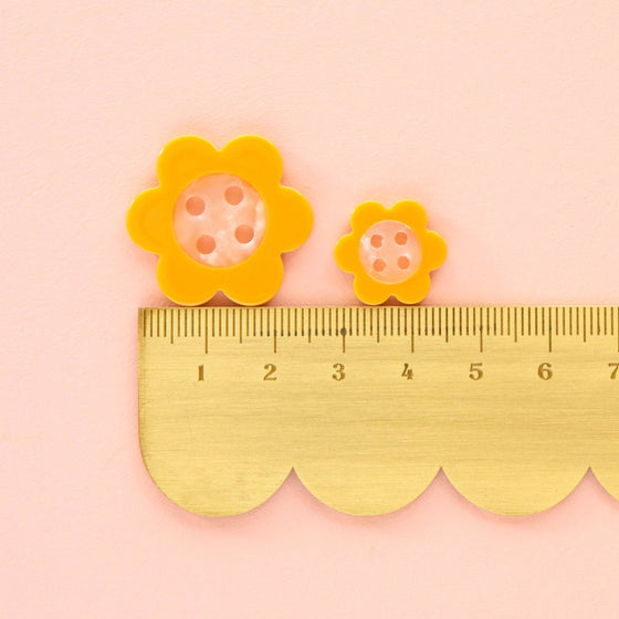 Yellow Daisy Buttons | 1in | 6ct