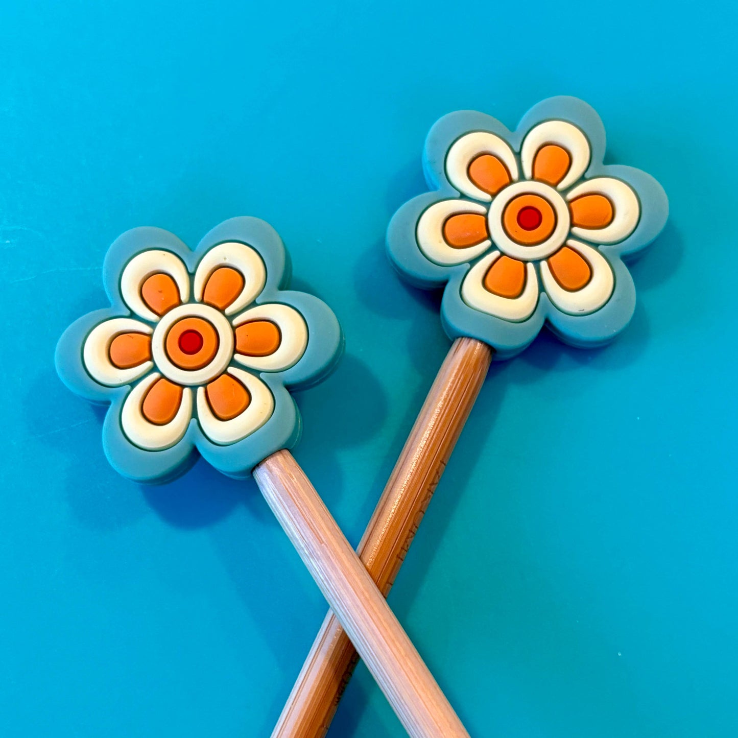 Knitting needle point protectors - Retro Blue Flower | Needle Stoppers