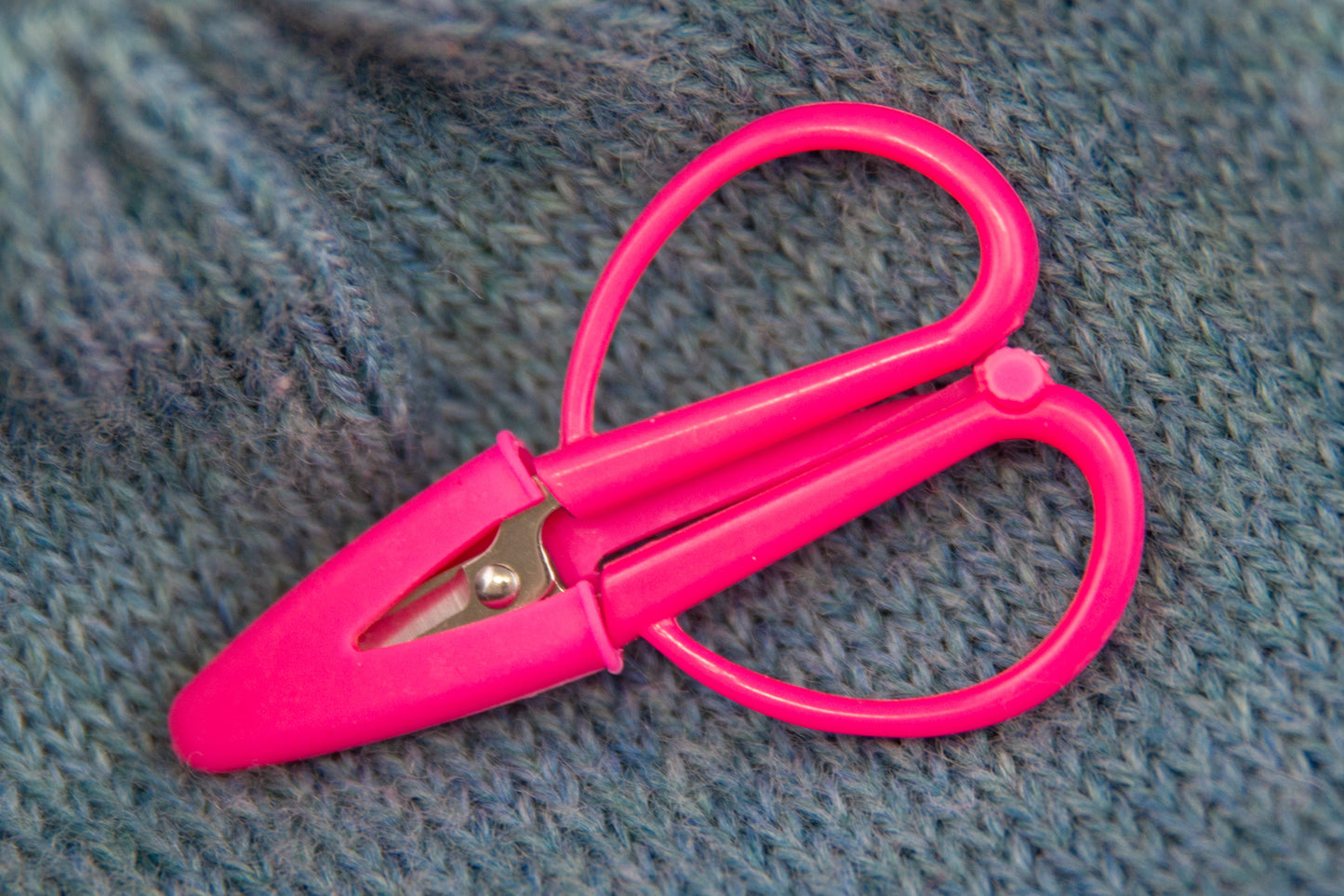 Tiny Scissors Pink | Notions - Scissors