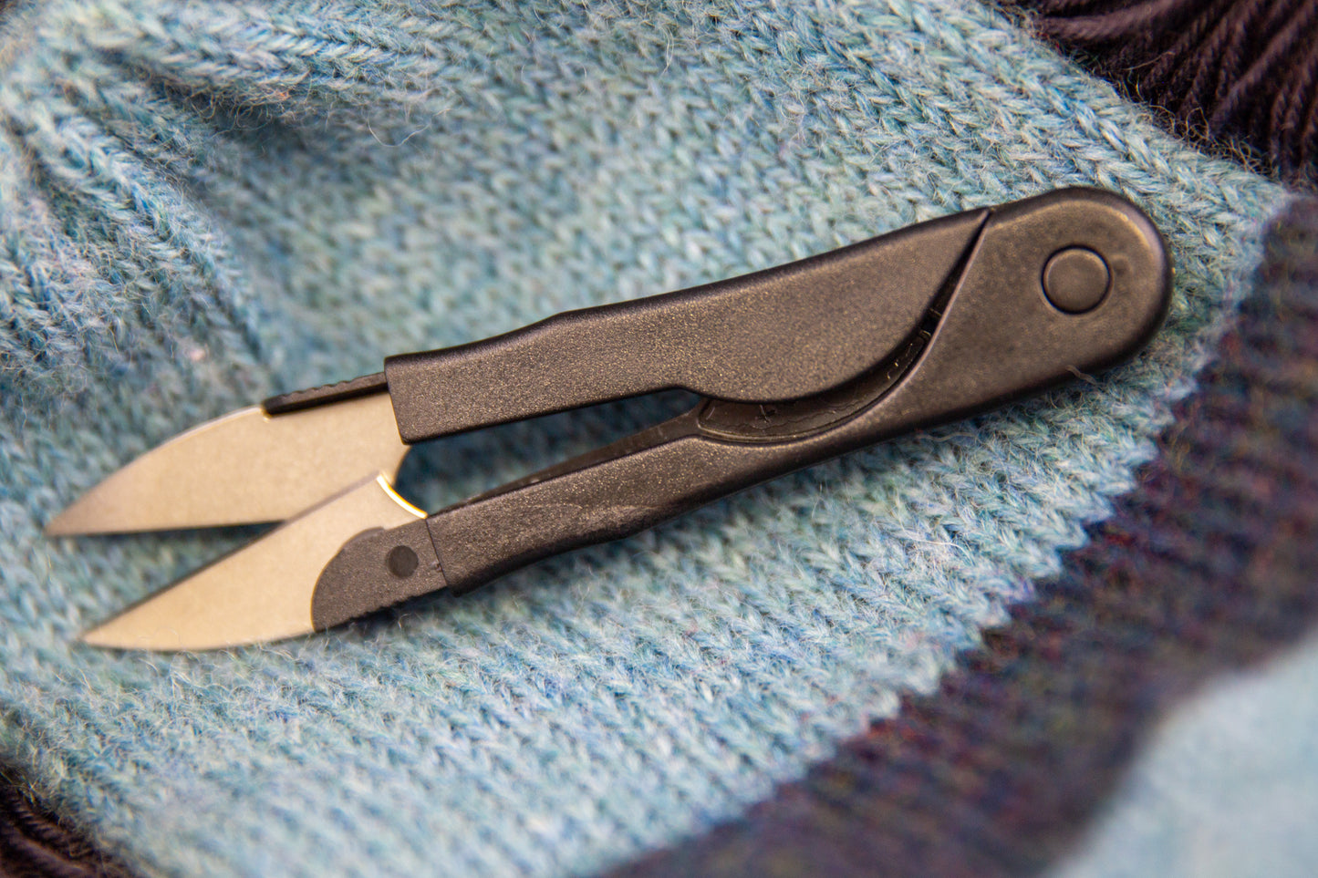 Yarn Snips Black | Notions - Scissors