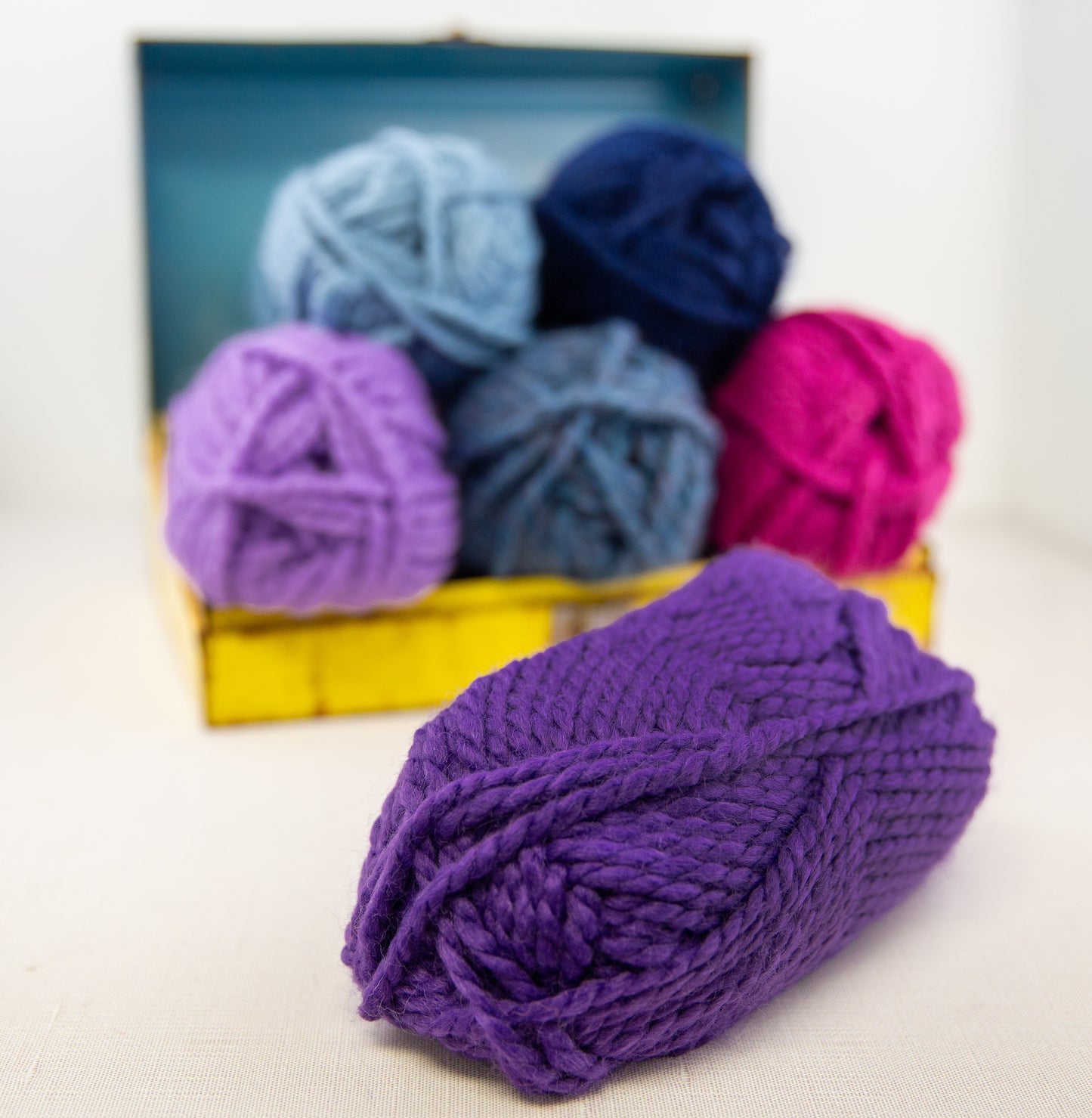 Encore Mega Purple Bell (1606) | Yarn - Super Bulky