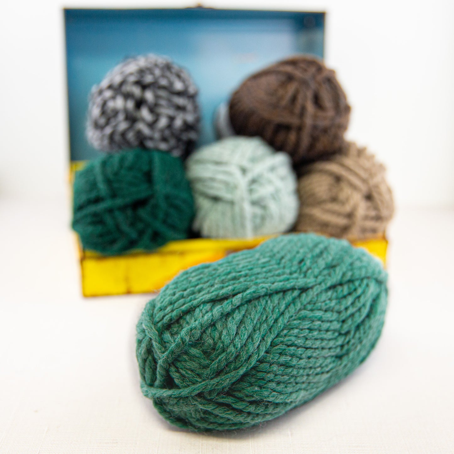 Encore Mega Hedge (694) | Yarn - Super Bulky