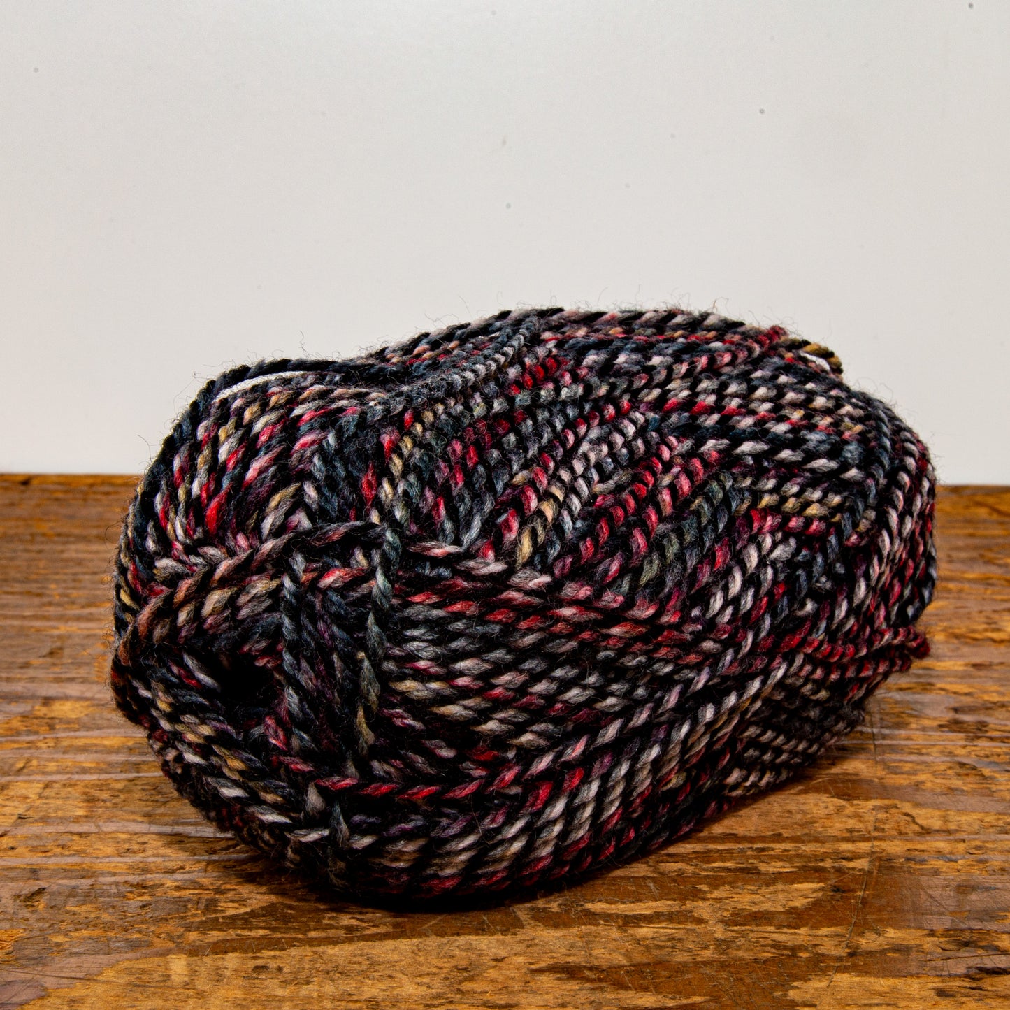 Encore Colorspun Worsted Red Black - 7811 | Yarn - Worsted