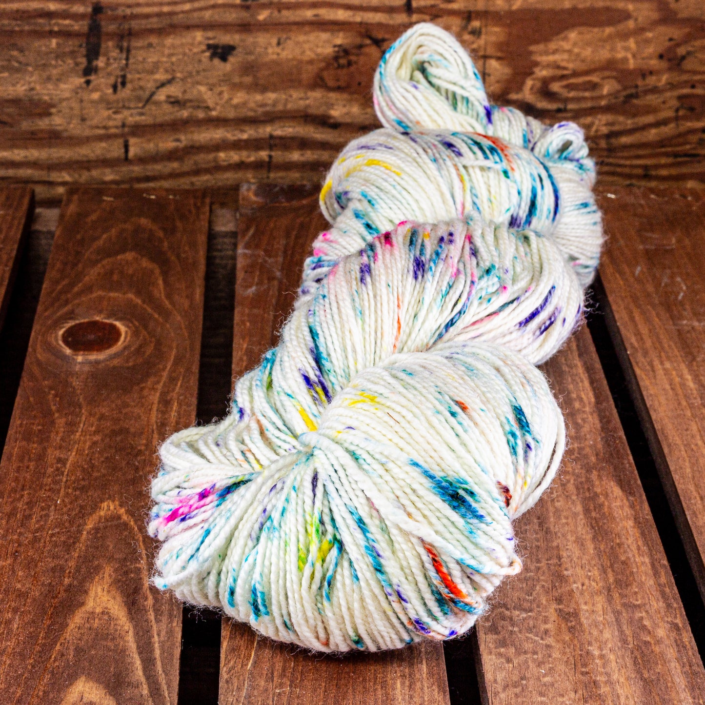 Happy Feet 100 Splash Crayon (101) | Yarn - Fingering