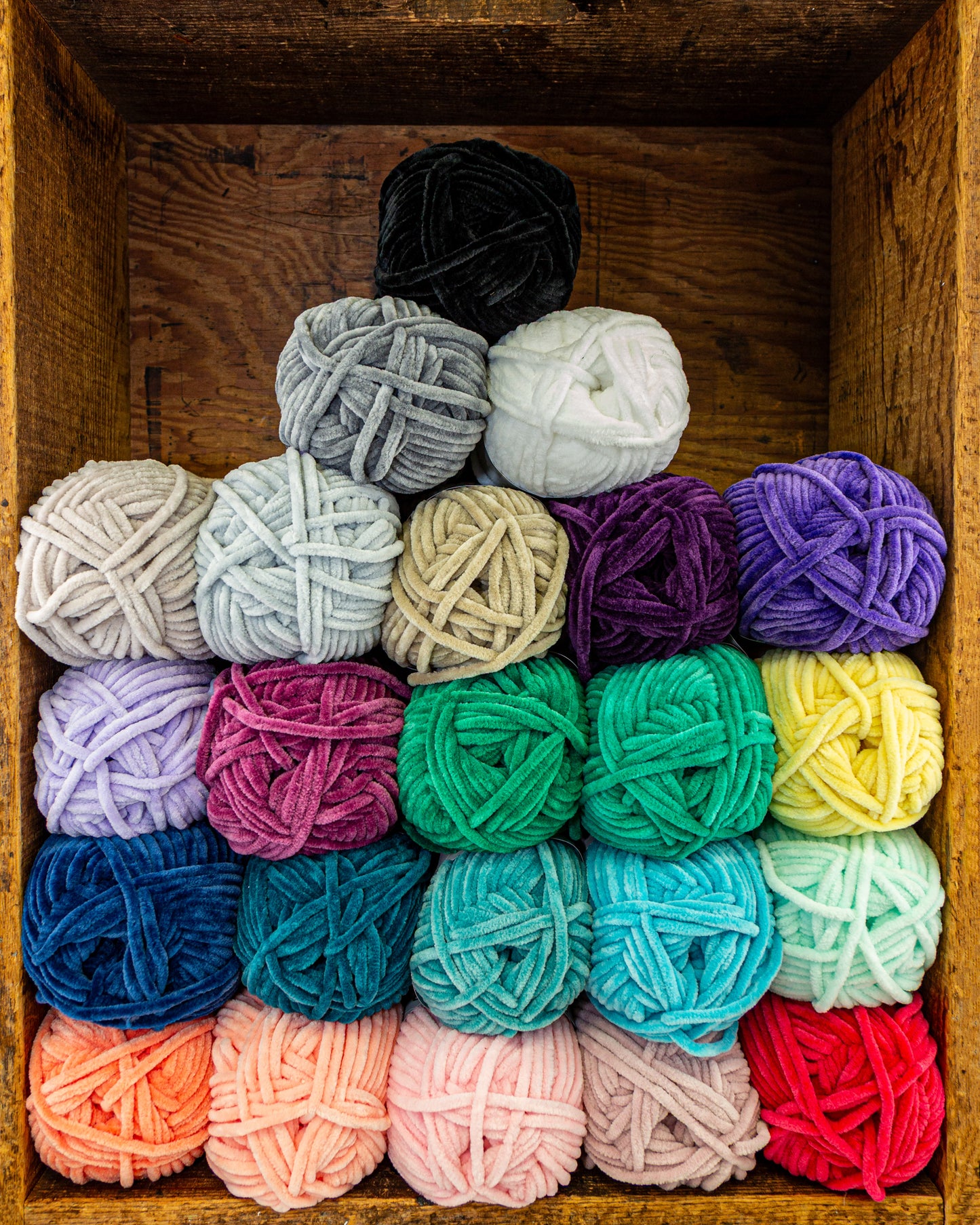 Bella Chenille | Yarn - Super Bulky