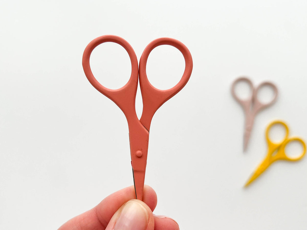 Small needlecraft scissors, tiny embroidery scissors Coral | Notions - Scissors