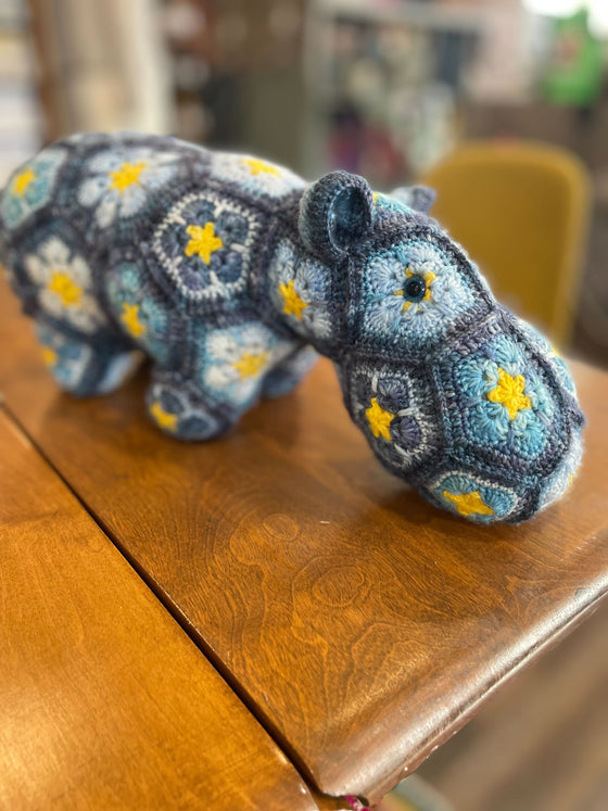 Happypotamus with Erin Brown  |  Fri. 11/21, 12/5, 12/12, 12/19, 2025, & 1/2, 2026 | 5:30 - 6:30 pm