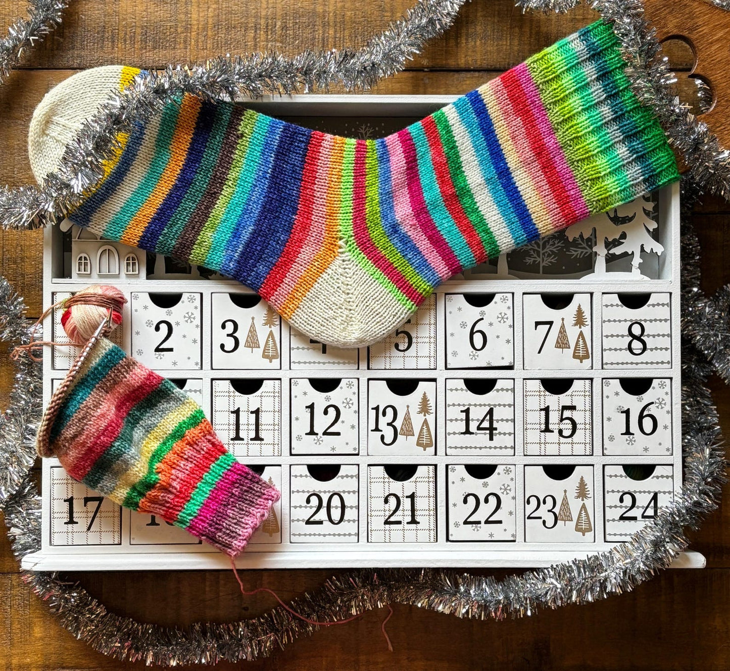 Self-Striping Advent (DK -OR- Fingering) | Yarn - Fingering