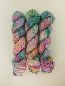  Fancy Fingering: LYS 2024 Day Exclusive | Topsy Turvy